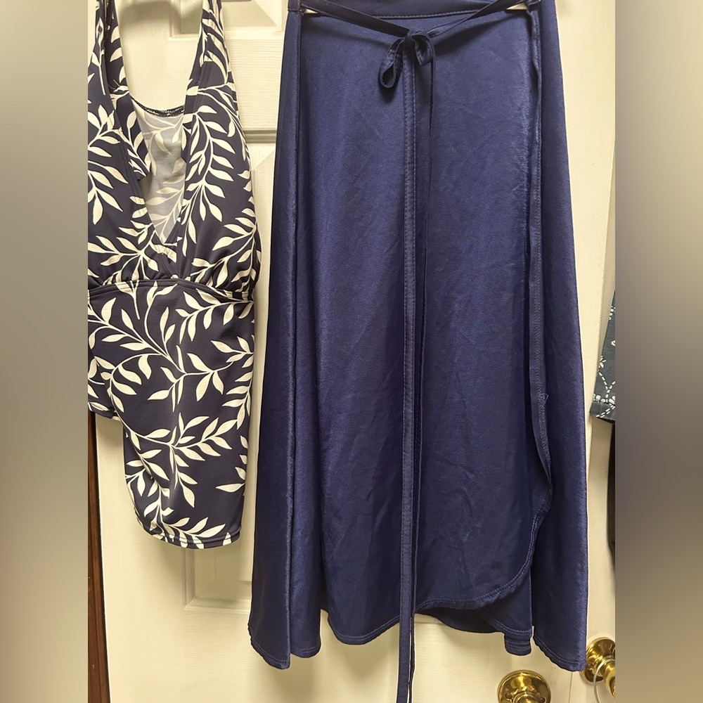 Jantzen Wrap Blue Women's Maxi Skirt. Great worn over bathing suit, yoga clothes